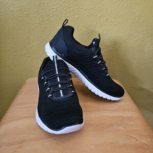 Stylish Black Women's Sneakers